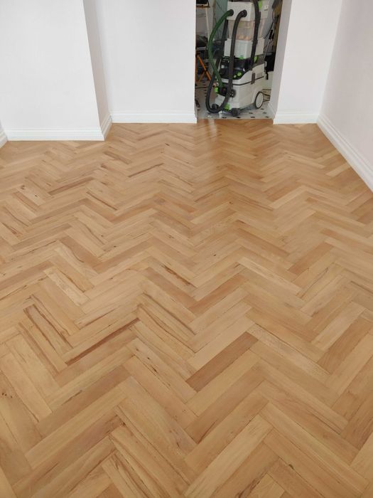 Cyklinowanie, renowacja podłóg i schodów.