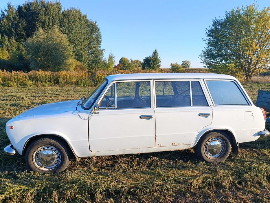 Автомобіль ВАЗ 2102