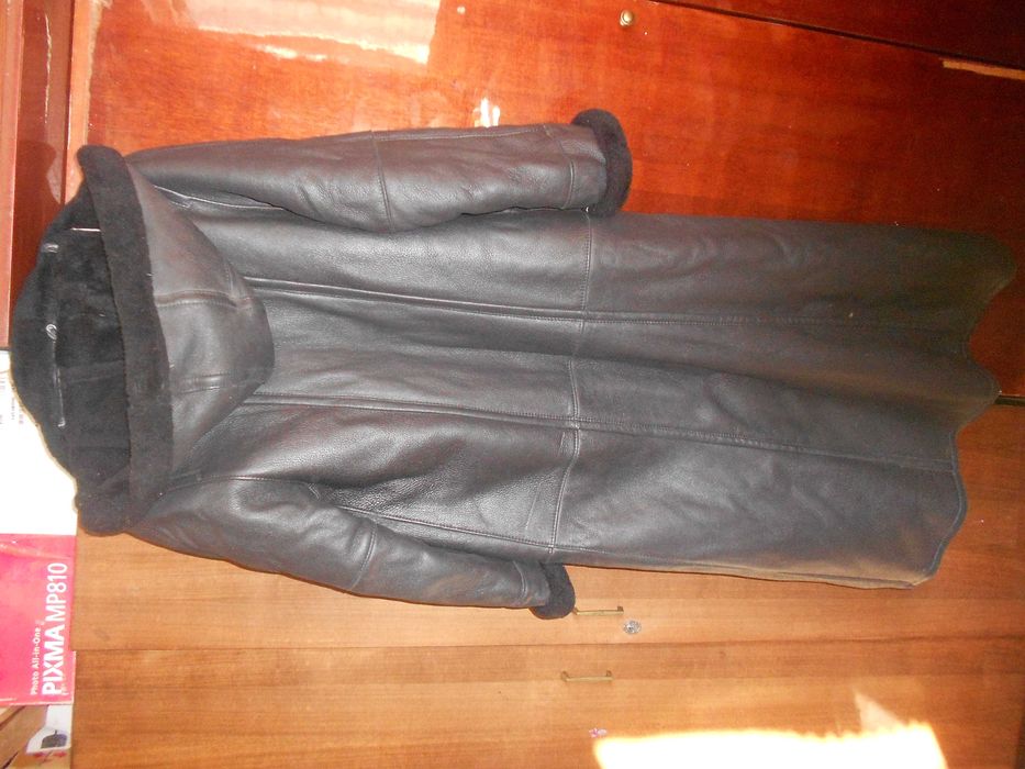 Дубленка с капюшоном