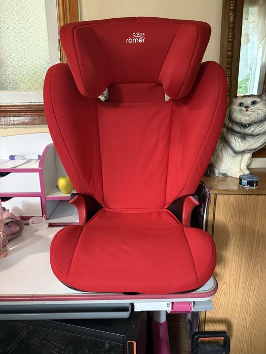 Автокріло britax