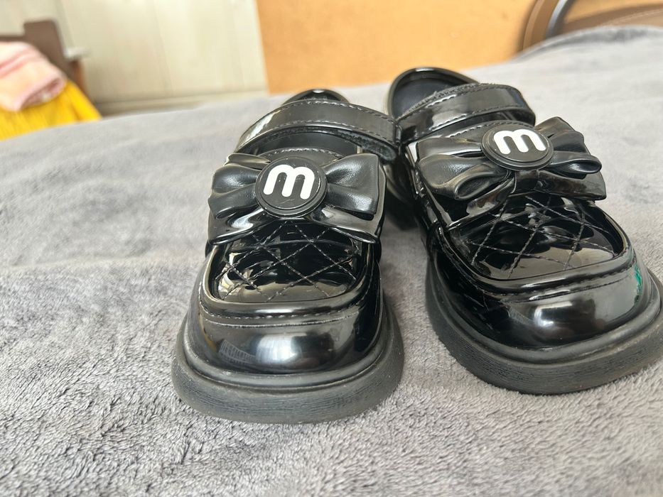 Туфлі дитячі лакові.