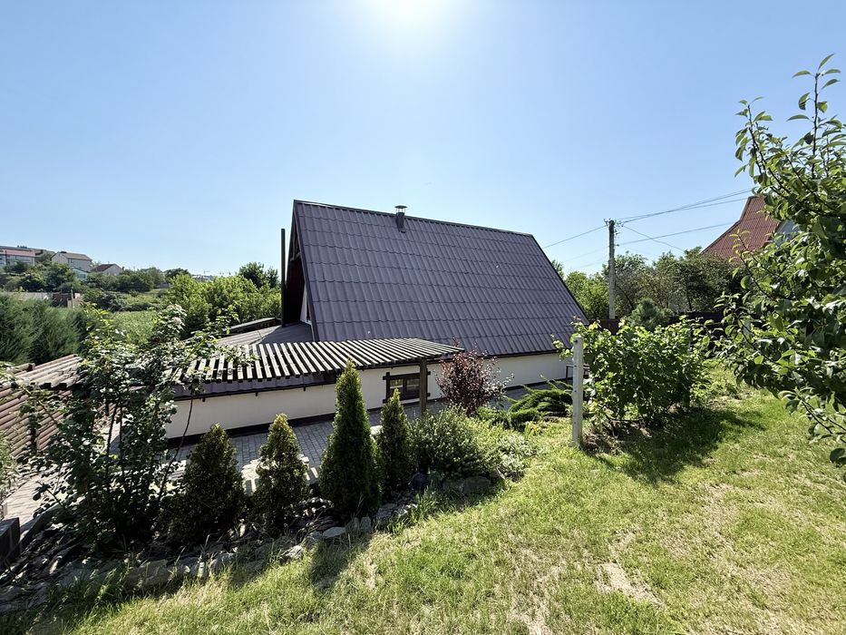 Гаряча пропозиція. Двоповерховий будинок в місті. Ремонт