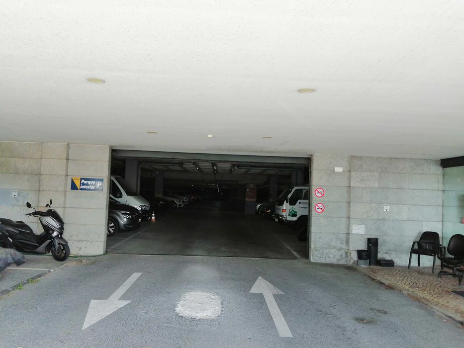 Estacionamento Estação Monte Abrão