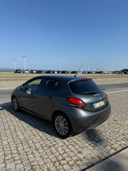 Peugeot 208 — fotografia 3