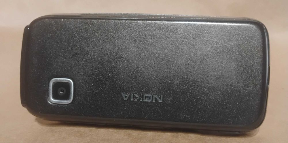 NOKIA 5228  RM- 625 + ładowarka bez simlock