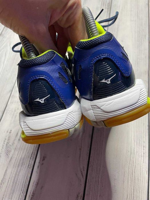 Кроссовки Mizuno Wave Tornado X