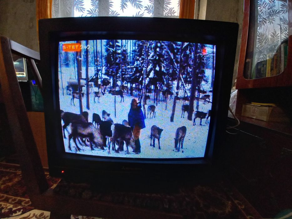 Рабочий бу Телевизор Mitsubishi