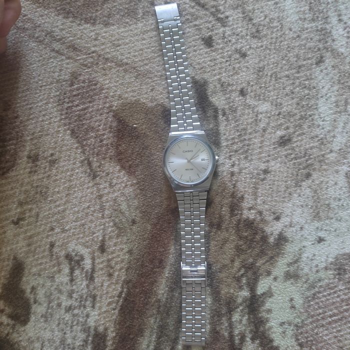 Годинник casio B145