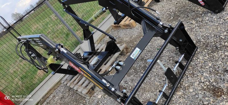 Ładowacz czołowy TUR 700 kg C330 C360 MF255 Euroramka