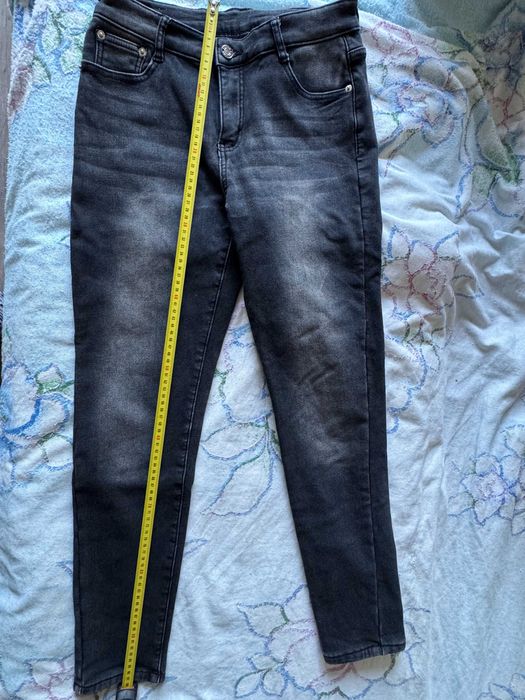 Теплі жіночі джинси в хорошому стані