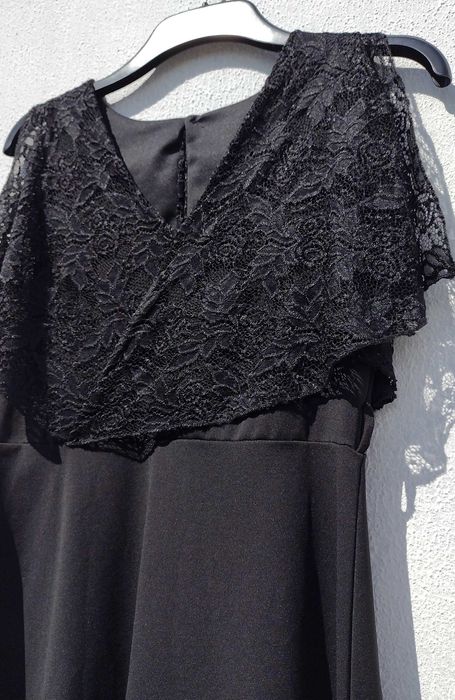 Милое чёрное платье с гипюром Tu размер S
