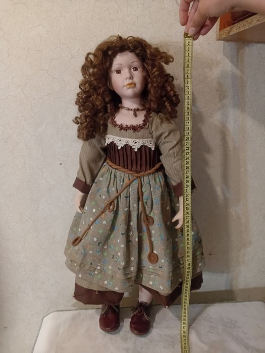Фарфорова лялька 68 см