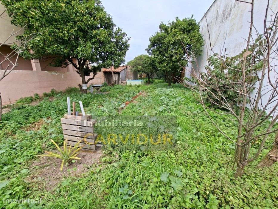 Lote 295m2 para construir moradia perto de Lisboa | Moita