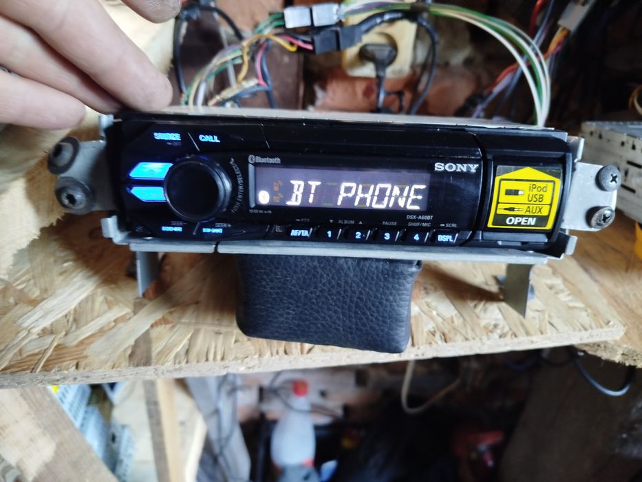 Оригінальна Автомагнітола