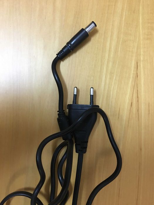 Carregador de portátil Dell DA90PE0-00 como Novo (c/portes)