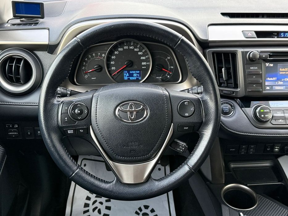 Toyota RAV4 AWD, podgrzewane fotele,  salon Polska, 82 tys km, serwis ASO