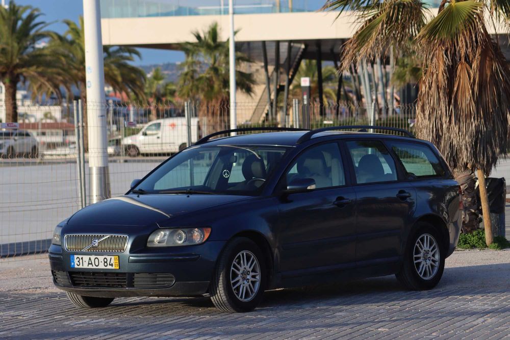 Volvo V50D - 2005 -  Segurança e Conforto Sueco