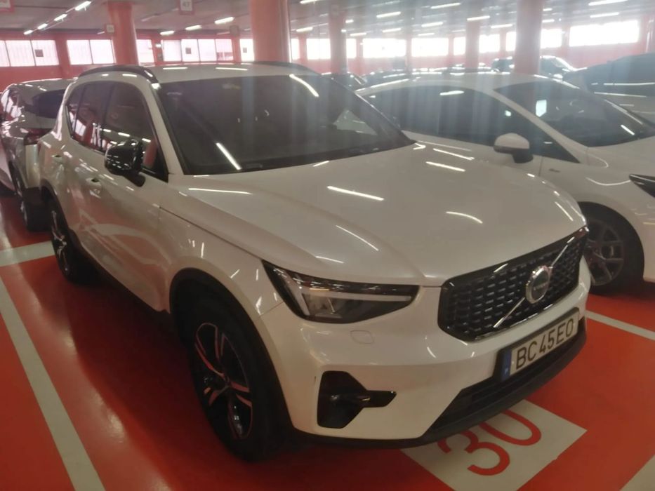 Volvo XC 40 1.5 T2 Plus Dark Auto
