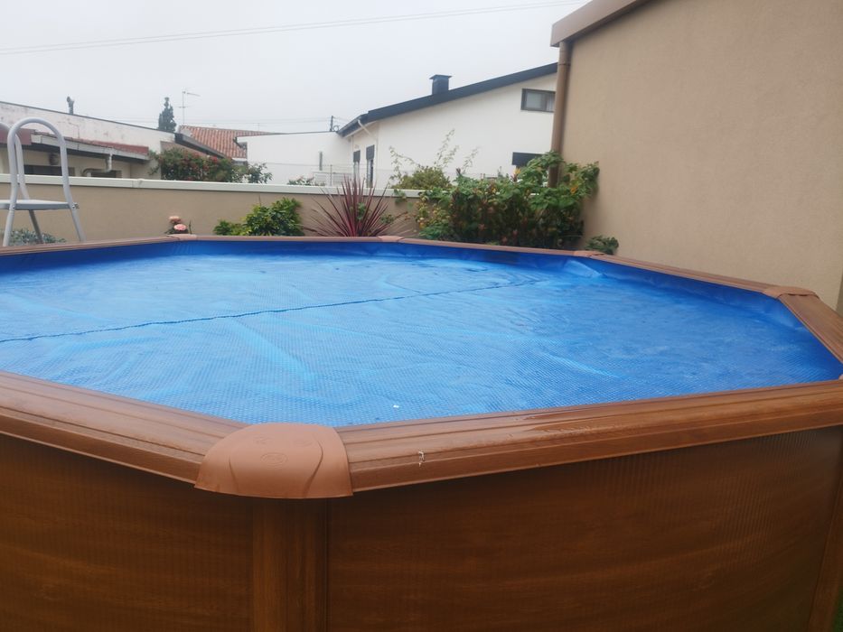 Vendo piscina, como nova.