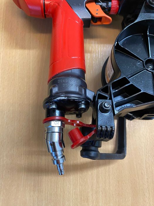 Gwozdziarka MAX HN25C2 gwoździarka bębnowa wysokociśnieniowa MAX HN25C2 PowerLite Pinner