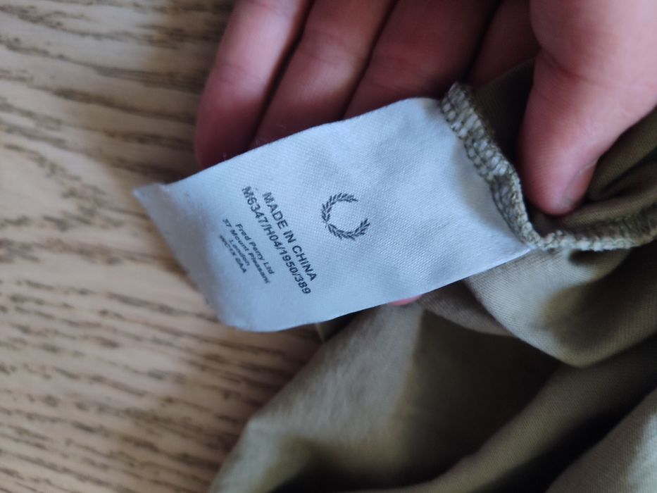 Футболка Fred Perry на лампасах