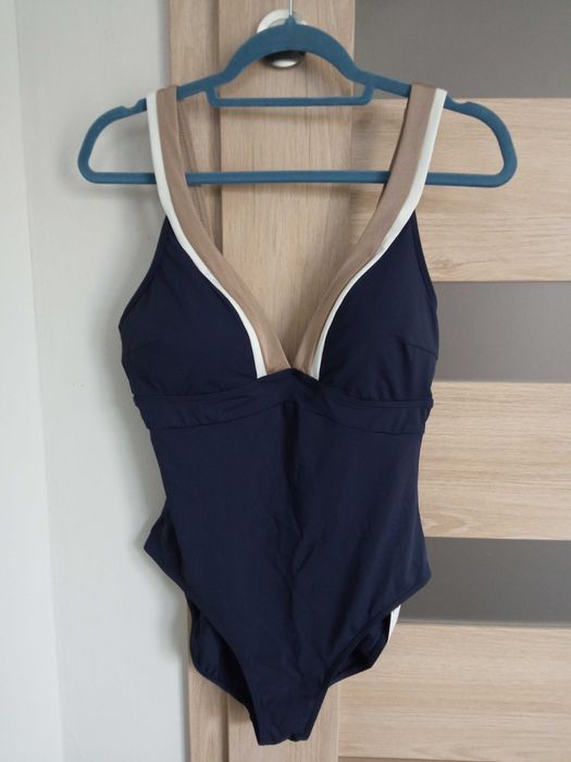 Trójkolorowy strój kąpielowy Esprit