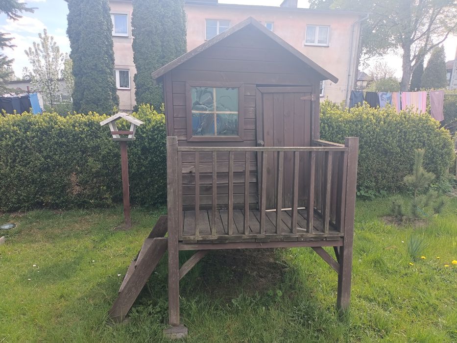 Sprzedam plac zabaw plus domek
