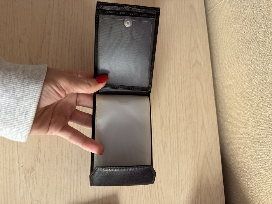 Визитница универсальная,стильно и упорядочит ваши карточки