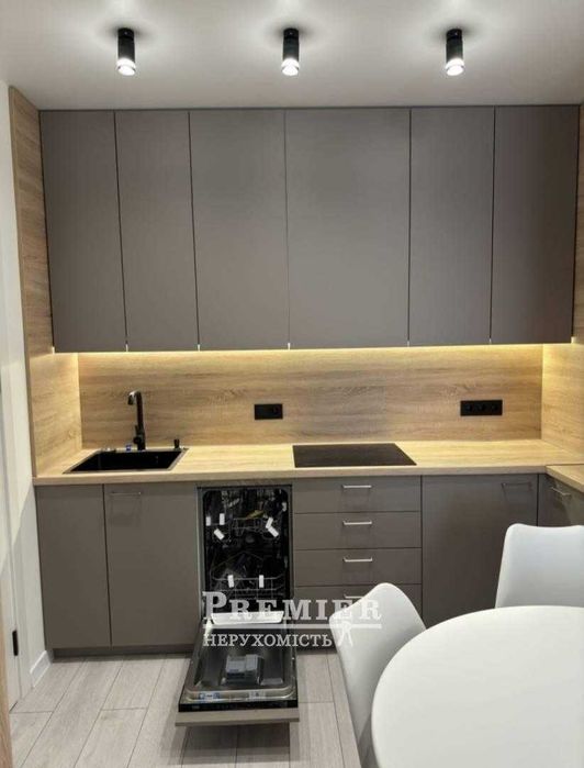 СРОЧНО!2-к.квартира.68кв.м.Дорогой ремонт.НОВЫЙ дом.ВИД НА МОРЕ