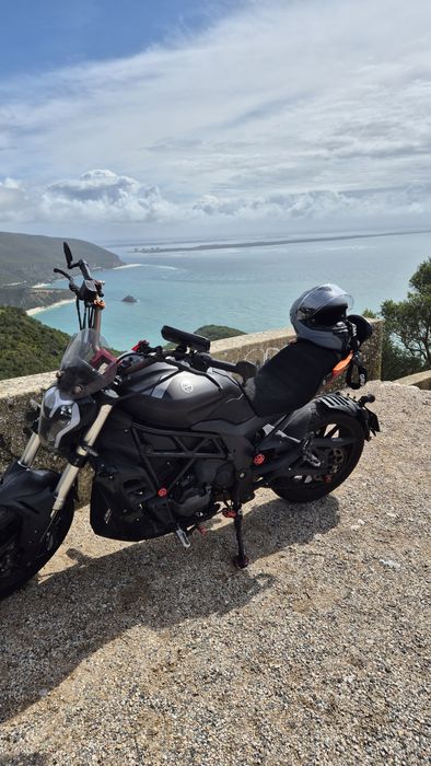 Benelli 502c recém revisada e pneus novos