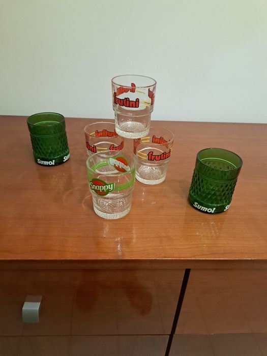 Copos antigos para coleção