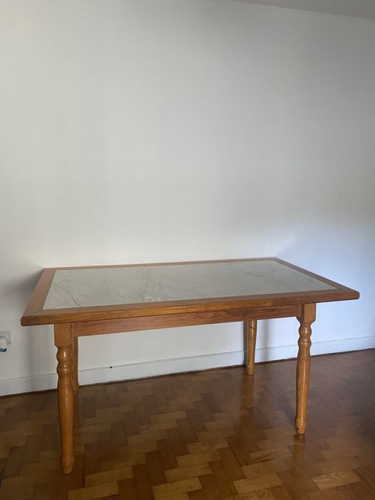 Mesa de jantar mármore e madeira