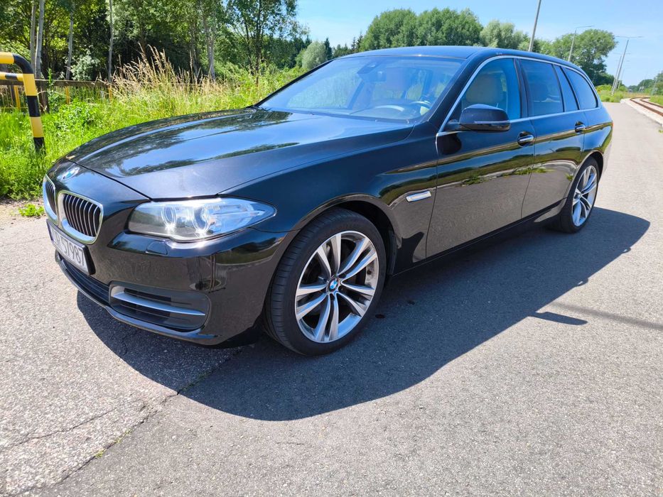 BMW 525d 218KM kombi, jasny środek