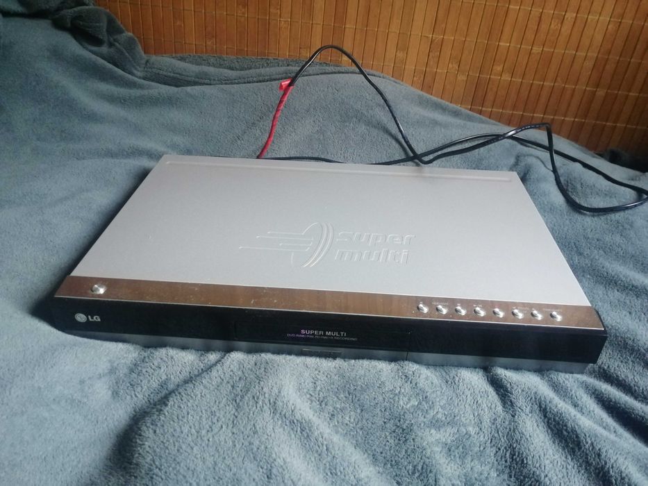 Nagrywarka DVD z dyskiem twardym LG RH188