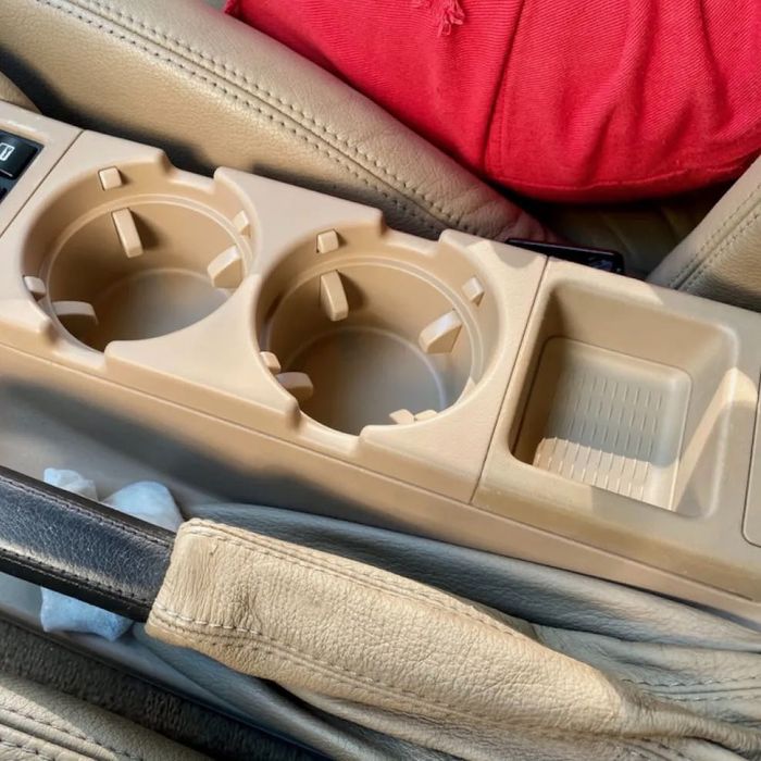 Подстаканник с монетницей для БМВ Е46 BMW E46 бежевый черный