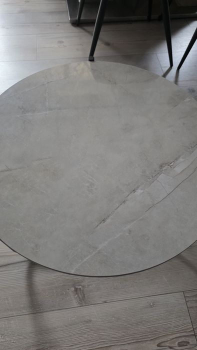 Stolik kawowy z ceramicznym blatem