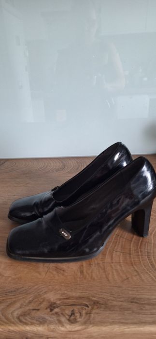 Czółenka damskie lakierka