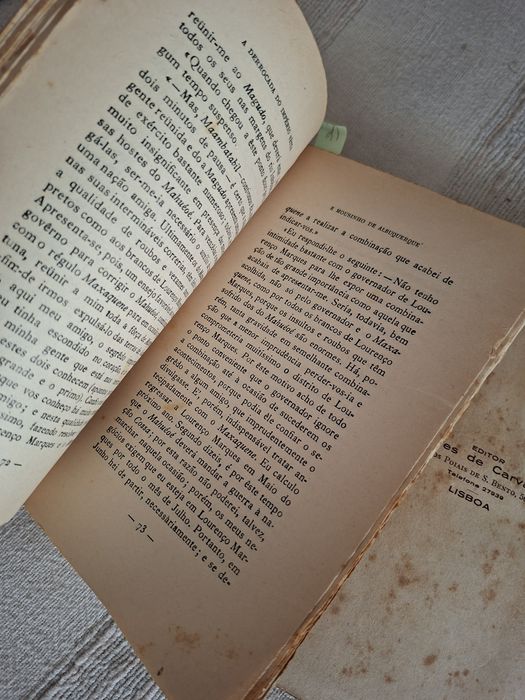 Livros antigos história de Moçambique