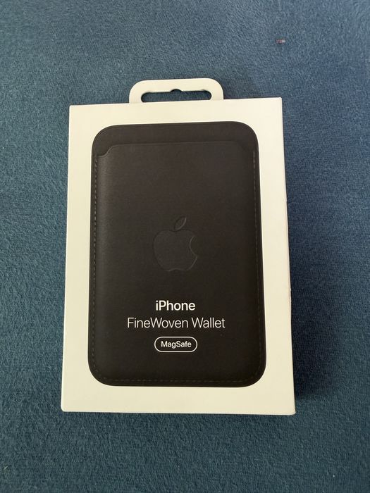 Гаманець FineWoven для iPhone з MagSafe