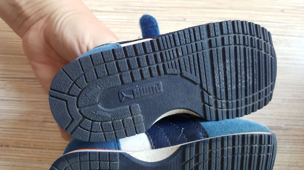 Puma - super adidasy- buty 23