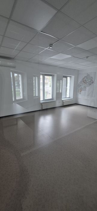 Оренда офісу в.Вахнянина 250м.кв.  10у.о./м.кв.