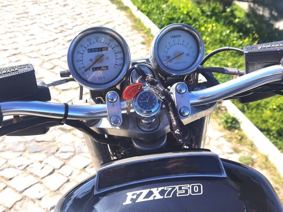 Moto Yamaha Fzx 750