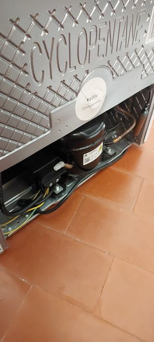 Frigobar Kunft 45 L como novo