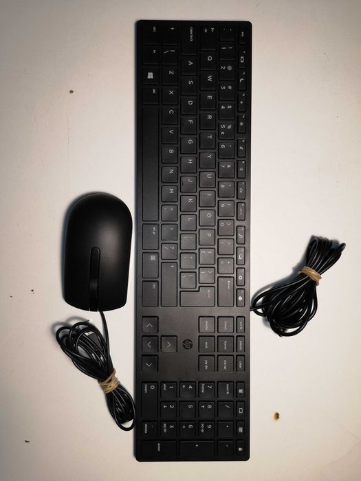 DELL VOSTRO 3250 PC + Office Enterprise 2007 + monitor gratis