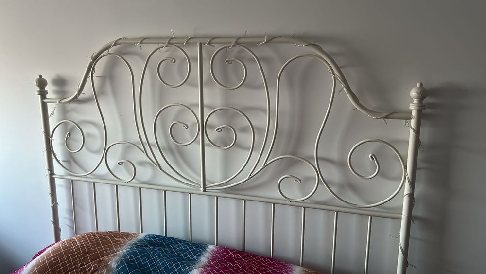 Cama metal IKEA branca