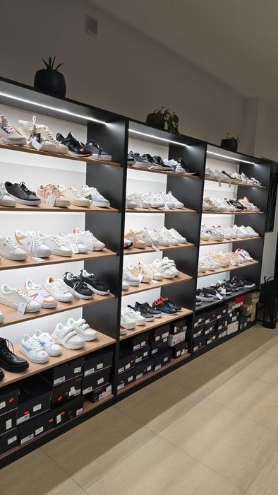 Sprzedam meble sklepowe