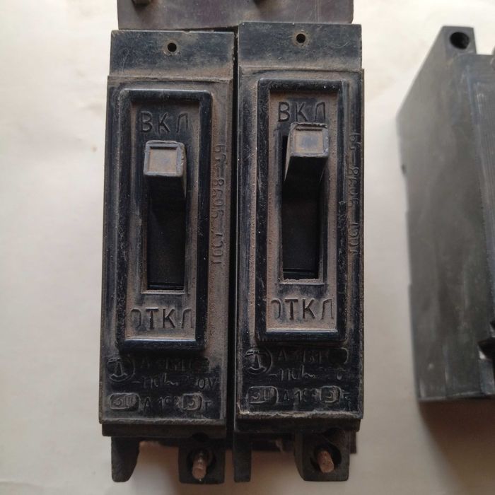 Автоматичні вимикачі