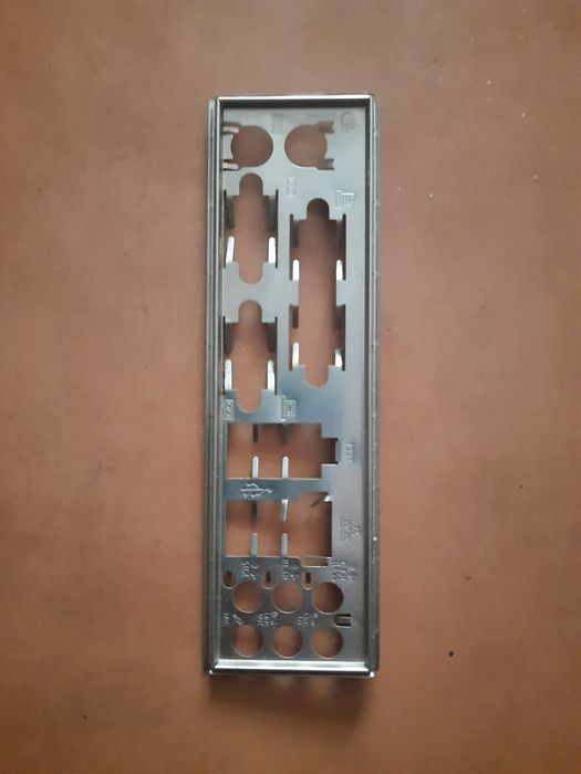 Заглушка на заднюю и переднюю панель системного блока компьютера.
Цена