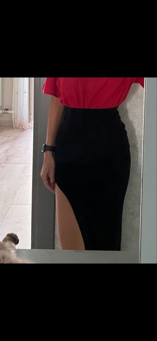 Довга чорна спідниця Bershka з вирізом