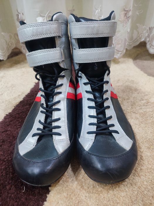 Продам треккинговые ботинки ECCO